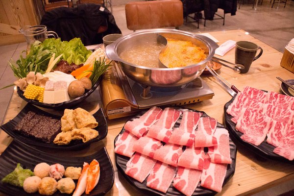 淳金鍋：[台南]新鮮食材澎湃火鍋 聚會用餐推薦 淳金鍋