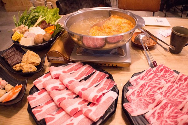 淳金鍋：[台南]新鮮食材澎湃火鍋 聚會用餐推薦 淳金鍋