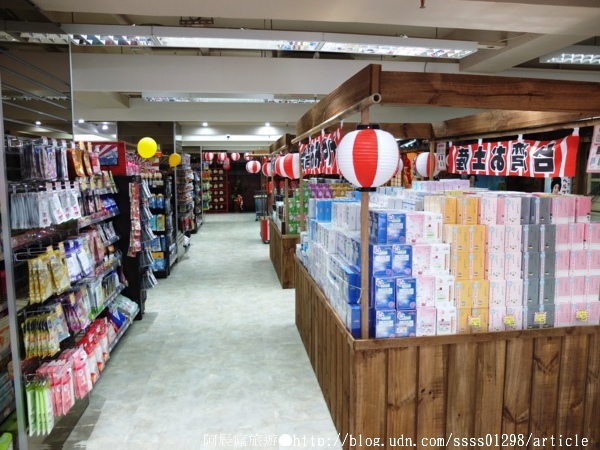 日藥本舖博物館-高雄館：【旅行遊記。高雄新興區】日藥本舖博物館(高雄六合門市)。原來日本離我們這麼近！？眾多藥妝商品好逛又好買