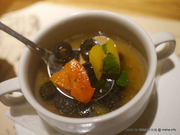 NINI 尼尼義大利餐廳(公益店):【食記】NINI 尼尼義大利餐廳旗艦店-台中NINI公益店@南屯 : 幽靜, 時尚, 美味…適合好友共享