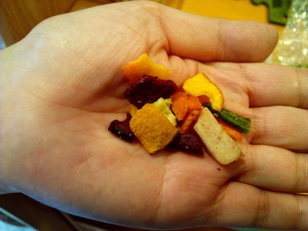 吳萬春蜜餞(武廟店): 【臺南Ω中西區】吳萬春蜜餞。巷弄中的古早味「鹹酸甜」,蜜餞、果乾、脆片應有盡有