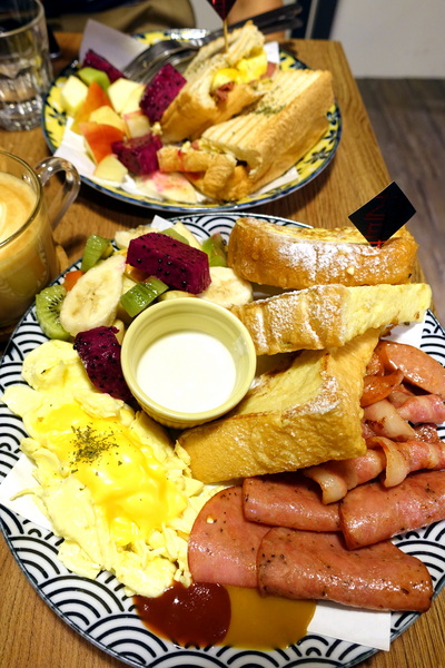 好事咖啡 How's Coffee?：(胖樺食記)全天候早午餐/大份量好好吃下午茶『好事咖啡 How's Coffee？』/捷運六張犁/麟光站/不加一成服務費/WiFi