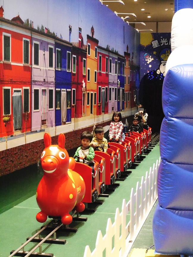 【親子展覽】新光三越A11-RODY奇幻之旅(2/5~3/27)。賽車駕駛、遊戲氣墊…寒假太難收心