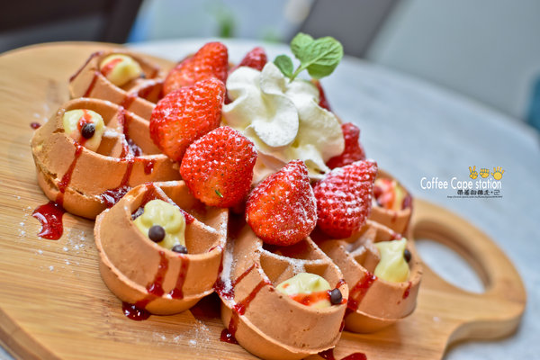 Coffee Cape station： 台南 中西區．休息。放鬆。輕食  好地方  Coffee cape station (台南火車站附近)