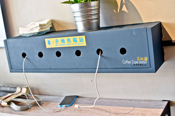 Coffee Cape station： 台南 中西區．休息。放鬆。輕食  好地方  Coffee cape station (台南火車站附近)