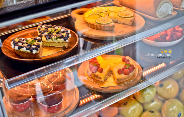 Coffee Cape station： 台南 中西區．休息。放鬆。輕食  好地方  Coffee cape station (台南火車站附近)