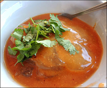 1386322840-619895677