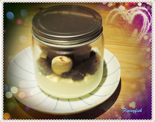 SALT PEANUTS 鹹花生黑膠咖啡館 (三創店): ✜ 一再回訪Light Jazz陪伴滴勇慵懶下午茶 -「鹹花生黑膠咖啡館Salt Peanuts Vinyl Cafe (三創店)」↖(^ω^)↗