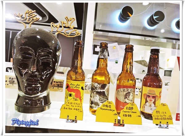 SALT PEANUTS 鹹花生黑膠咖啡館 (三創店): ✜ 一再回訪Light Jazz陪伴滴勇慵懶下午茶 -「鹹花生黑膠咖啡館Salt Peanuts Vinyl Cafe (三創店)」↖(^ω^)↗