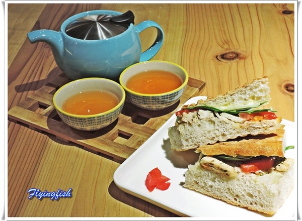 SALT PEANUTS 鹹花生黑膠咖啡館 (三創店): ✜ 一再回訪Light Jazz陪伴滴勇慵懶下午茶 -「鹹花生黑膠咖啡館Salt Peanuts Vinyl Cafe (三創店)」↖(^ω^)↗