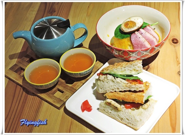 SALT PEANUTS 鹹花生黑膠咖啡館 (三創店): ✜ 一再回訪Light Jazz陪伴滴勇慵懶下午茶 -「鹹花生黑膠咖啡館Salt Peanuts Vinyl Cafe (三創店)」↖(^ω^)↗