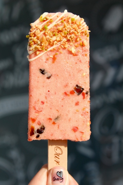 Our Bar：[台南] 新景點//藍晒圖文創園區。繽紛義式冰棒 酸甜好滋味。Our Bar