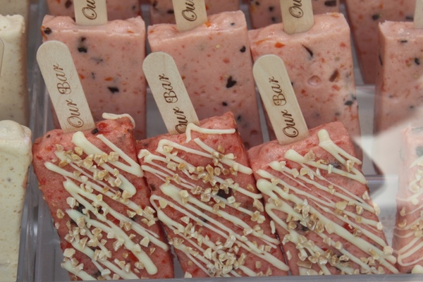 Our Bar：[台南] 新景點//藍晒圖文創園區。繽紛義式冰棒 酸甜好滋味。Our Bar