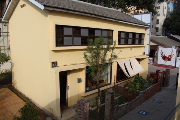 Our Bar：[台南] 新景點//藍晒圖文創園區。繽紛義式冰棒 酸甜好滋味。Our Bar