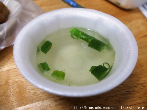 陸橋豆漿：【美食特搜。屏東市】陸橋豆漿。橫跨早午晚餐和宵夜場 20小時不間斷的傳統美味