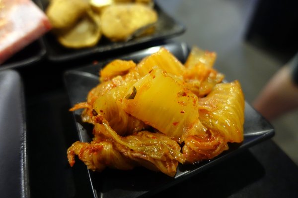 原村日式燒烤:(胖樺食記)新北中和連城路泰國蝦吃到飽「原村日式燒烤」/全球複合式運動休閒館/停車場/生啤無限暢飲/捷運永安市場站/明治冰淇淋