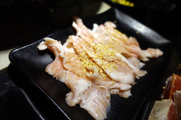 原村日式燒烤:(胖樺食記)新北中和連城路泰國蝦吃到飽「原村日式燒烤」/全球複合式運動休閒館/停車場/生啤無限暢飲/捷運永安市場站/明治冰淇淋