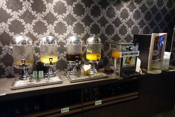 原村日式燒烤:(胖樺食記)新北中和連城路泰國蝦吃到飽「原村日式燒烤」/全球複合式運動休閒館/停車場/生啤無限暢飲/捷運永安市場站/明治冰淇淋