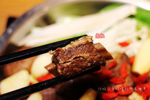 鬼椒一番鍋(三重店):三重小火鍋『鬼椒一番鍋』涮涮鍋/天台廣場/捷運台北橋站