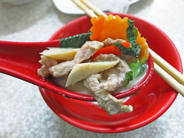 【新莊餐廳】化成路泰式料理-隱藏版泰國料理店,超大份量