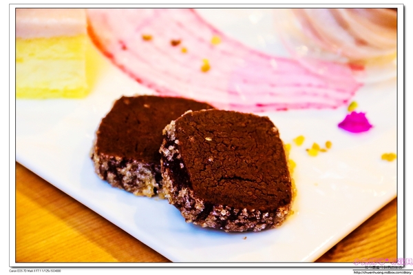 小林冰堂：【美食♥宜蘭】☼ 小林冰堂手作霜淇淋 ☼ 菇菇花園吸睛又美味，到羅東林場必嚐的手作霜淇淋，鮮果霜淇淋濃郁的香氣一吃就難忘！♥♥