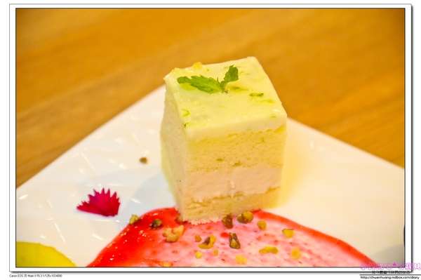 小林冰堂：【美食♥宜蘭】☼ 小林冰堂手作霜淇淋 ☼ 菇菇花園吸睛又美味，到羅東林場必嚐的手作霜淇淋，鮮果霜淇淋濃郁的香氣一吃就難忘！♥♥