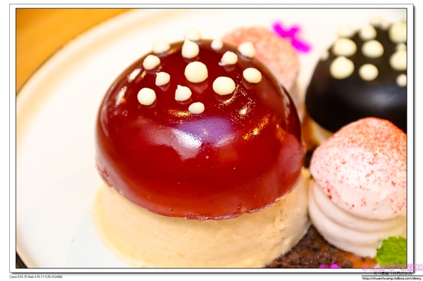 小林冰堂：【美食♥宜蘭】☼ 小林冰堂手作霜淇淋 ☼ 菇菇花園吸睛又美味，到羅東林場必嚐的手作霜淇淋，鮮果霜淇淋濃郁的香氣一吃就難忘！♥♥