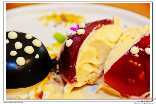 小林冰堂：【美食♥宜蘭】☼ 小林冰堂手作霜淇淋 ☼ 菇菇花園吸睛又美味，到羅東林場必嚐的手作霜淇淋，鮮果霜淇淋濃郁的香氣一吃就難忘！♥♥