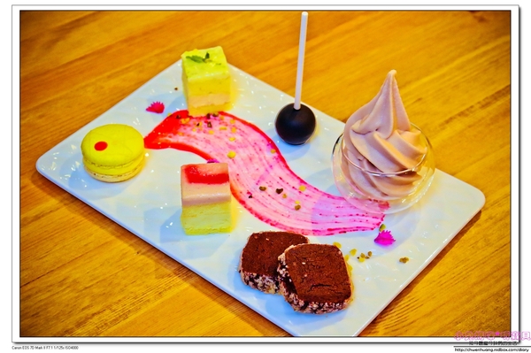 小林冰堂：【美食♥宜蘭】☼ 小林冰堂手作霜淇淋 ☼ 菇菇花園吸睛又美味，到羅東林場必嚐的手作霜淇淋，鮮果霜淇淋濃郁的香氣一吃就難忘！♥♥