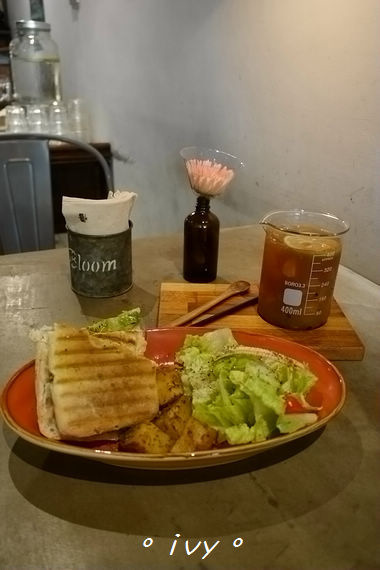 百分之二咖啡:【新竹美食】百分之二咖啡(2/100 Café) ღ 老宅×輕食@下午茶的好地方