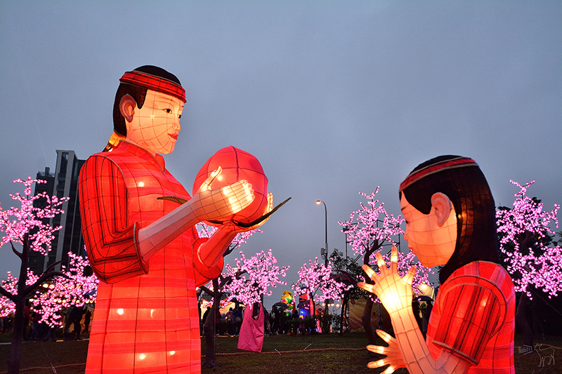 2016桃園燈會:繽紛主副燈,六大主題燈區與寬廣佔地.高鐵桃園站,免費接駁車