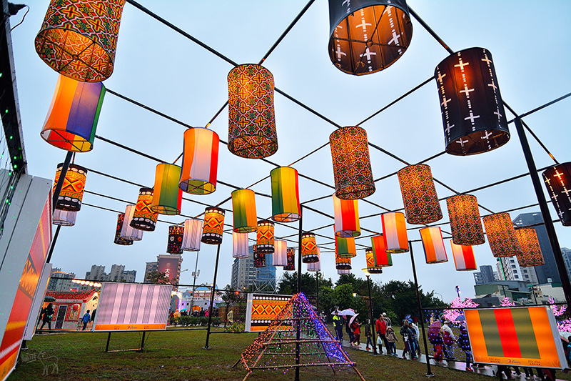 2016桃園燈會:繽紛主副燈,六大主題燈區與寬廣佔地.高鐵桃園站,免費接駁車