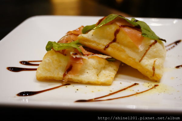 【義磚義瓦義式料理】中山站.中山店給你不一樣的放鬆小酒吧新風格