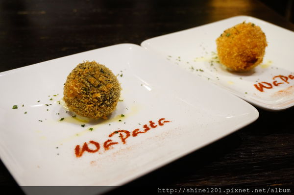 【義磚義瓦義式料理】中山站.中山店給你不一樣的放鬆小酒吧新風格