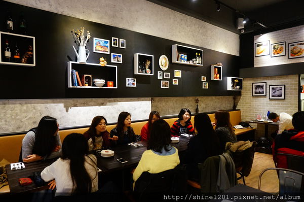 【義磚義瓦義式料理】中山站.中山店給你不一樣的放鬆小酒吧新風格