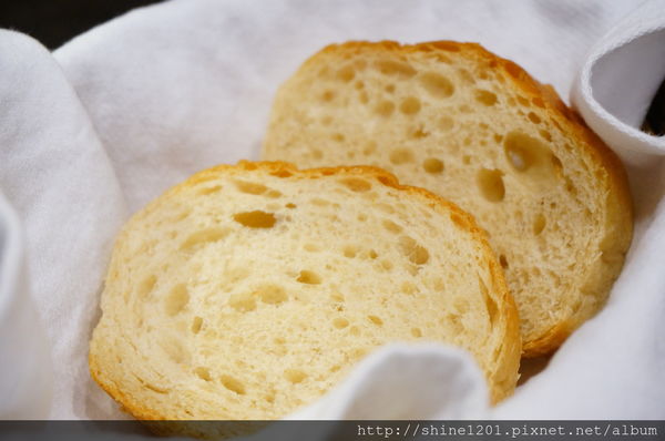 【義磚義瓦義式料理】中山站.中山店給你不一樣的放鬆小酒吧新風格