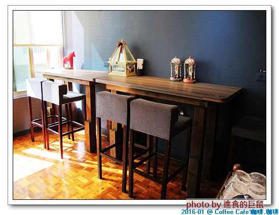 Coffee Cafe' 咖啡珈琲：(台南。中西區美食) Coffee Cafe' 咖啡珈琲 /  咖啡。甜點。正餐。陪你度過一個慵懶靜謐的個人時光!  / 抹茶厚鬆餅，舒芙蕾的綿密濕軟口感，絕不能錯過喔!