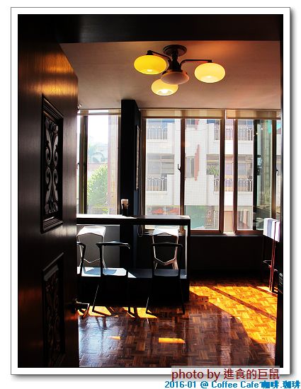 Coffee Cafe' 咖啡珈琲：(台南。中西區美食) Coffee Cafe' 咖啡珈琲 /  咖啡。甜點。正餐。陪你度過一個慵懶靜謐的個人時光!  / 抹茶厚鬆餅，舒芙蕾的綿密濕軟口感，絕不能錯過喔!