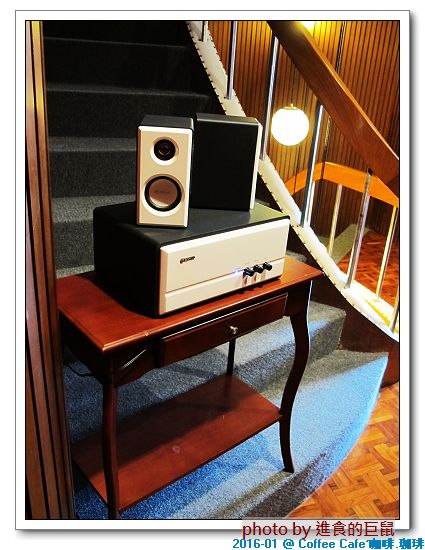 Coffee Cafe' 咖啡珈琲：(台南。中西區美食) Coffee Cafe' 咖啡珈琲 /  咖啡。甜點。正餐。陪你度過一個慵懶靜謐的個人時光!  / 抹茶厚鬆餅，舒芙蕾的綿密濕軟口感，絕不能錯過喔!