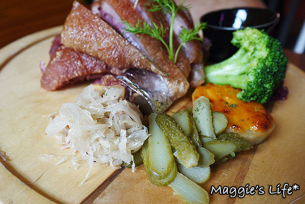 TILLIO提立歐義式餐廳:◆新北八里美食【TILLIO提立歐義式餐廳】道道好滋味高CP值的異國美食料理。義式料理。台北港、八仙樂園、十三行博物館周邊美食。謝師宴。慶生聚會包場(文末優惠)