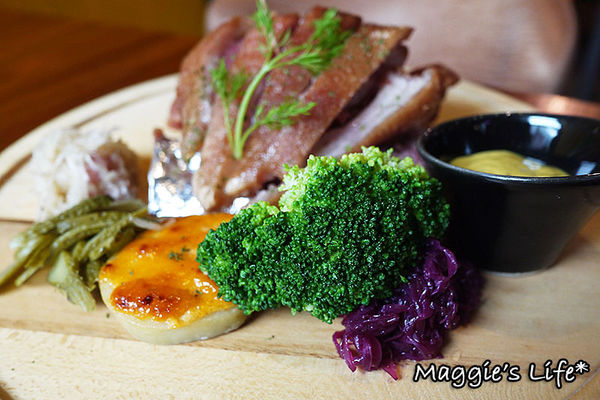 TILLIO提立歐義式餐廳:◆新北八里美食【TILLIO提立歐義式餐廳】道道好滋味高CP值的異國美食料理。義式料理。台北港、八仙樂園、十三行博物館周邊美食。謝師宴。慶生聚會包場(文末優惠)