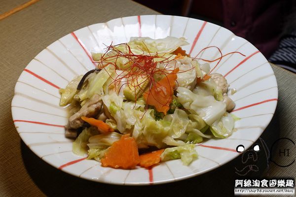 【台北韓式】【北捷台北車站】張君布帳馬車-韓式熱炒可多人分享，來場歡樂聚會吧．彩虹蛋糕/聚餐/中正區/北車美食