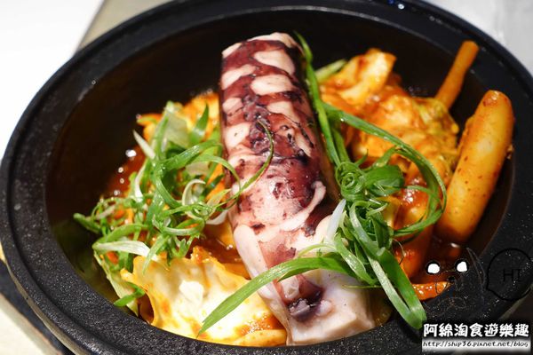 【台北韓式】【北捷台北車站】張君布帳馬車-韓式熱炒可多人分享，來場歡樂聚會吧．彩虹蛋糕/聚餐/中正區/北車美食