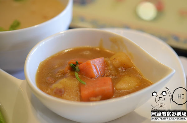 【桃園簡餐】巷弄食堂(原窩在轉角)-鮮乳酪火鍋配料豐富，湯底濃醇夠味．桃園市區/簡餐/火鍋/烏龍麵