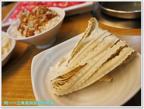 沐也日式涮涮鍋:新莊 沐也日式涮涮鍋 大份量平價肉盤(建議訂位)~大口吃肉好爽快