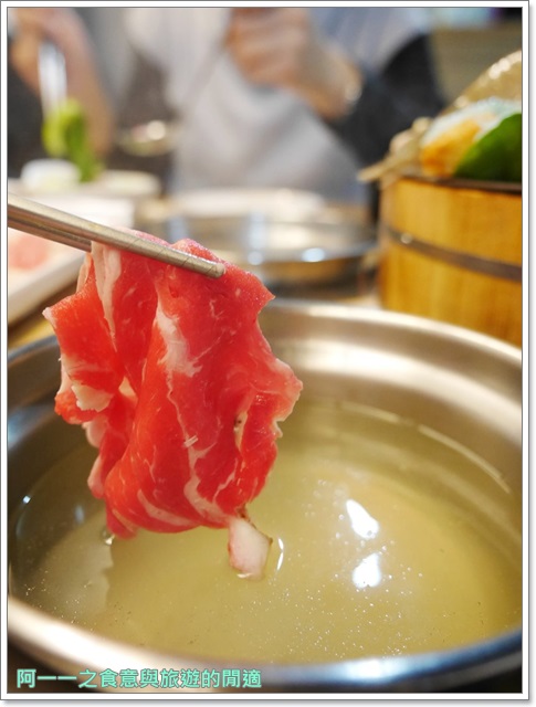 沐也日式涮涮鍋:新莊 沐也日式涮涮鍋 大份量平價肉盤(建議訂位)~大口吃肉好爽快