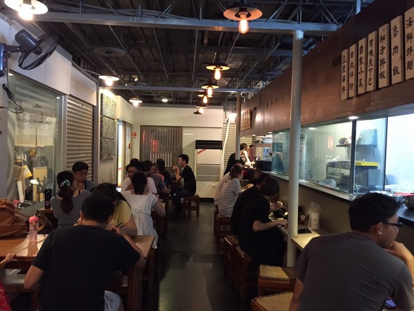 冠津海產粥：[台南]在地狼才找的到的海產粥 隱密巷弄內的好味道 冠津海產粥