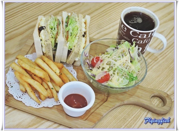 歐兔啡食館 O2 Deli：✜ 意外發現卻不斷回訪滴新開幕小清新平價咖啡館(假日早午餐篇) – 蘆洲「歐兔啡食館O2 Deli」(❁´◡`❁)