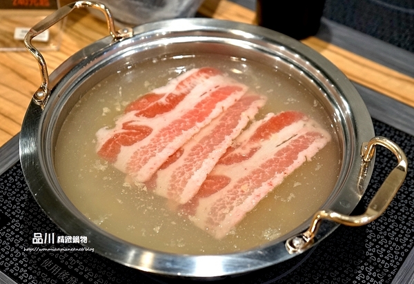 品川精緻鍋物：【板橋火鍋】板橋捷運站週邊美食／火鍋推薦／南瓜牛奶鍋／酸菜白肉鍋 ✿✿ 品川精緻鍋物 ✿✿ （完整菜單）