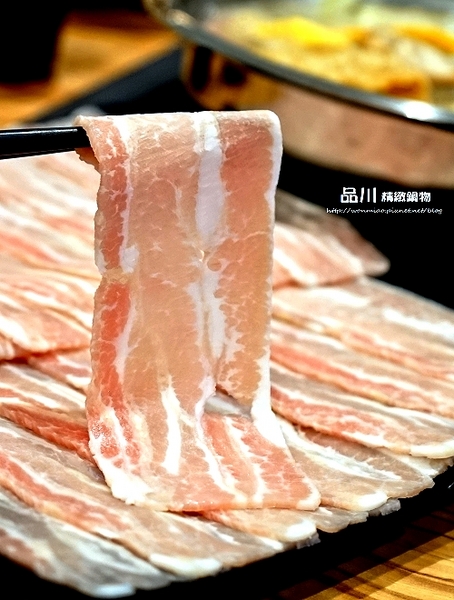 品川精緻鍋物：【板橋火鍋】板橋捷運站週邊美食／火鍋推薦／南瓜牛奶鍋／酸菜白肉鍋 ✿✿ 品川精緻鍋物 ✿✿ （完整菜單）